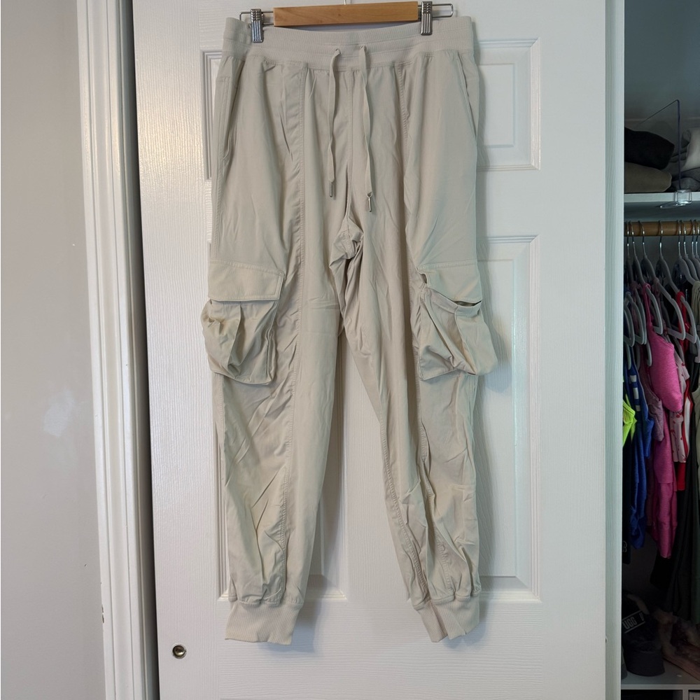 Lululemon womens midrise dance studio cargo joggers large